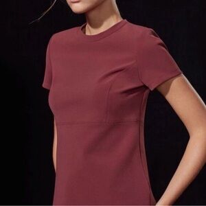 Aritzia Babaton Top in Berry Bloom - XS